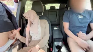 Beurette prise par un inconnu devant son cocu