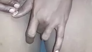 Desi Indian tamil aunty fingering sweet pussy
