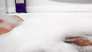 Richard Lennox Enjoying His Bath Time With A Slow Handjob