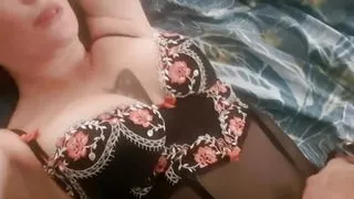 Vends-ta-culotte - Cute sextape of a French amateur couple with a beautiful redhead MILF who loves sex