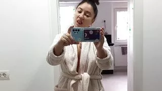 Teen playing with her wet pussy!!