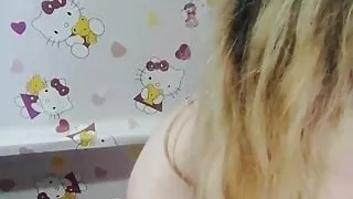 The Queen Hastened to See Daddy Immediately