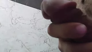 Apne bade lund ko hilate huye