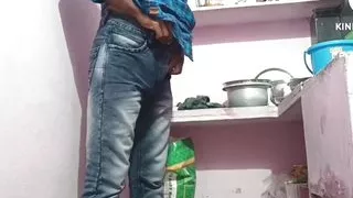 Pakinti aunty ki pilichi kitchen lo thisukelli dengani