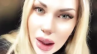 Addicted to My Kiss - Lip Worship Like Never Before