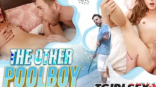 TGIRLSEX XXX - Stunning Jayne Calloway Fucked The Pool Boy