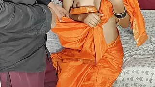 Sarma's boy took off all the neighbor bhabhi ki sab utar di bhabhi ne jo kiya