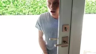 40-year-old Sierra fucks a 21-year-old peeper