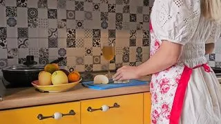 Amateur Home Porno. Hot Asian Housewife Love Fuck on Kitchen