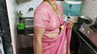 Indian wife cuckold Hubby ke samne Boyfriend se chuda kitchen