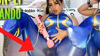 Chun Li cosplay blowjob ahegao and SQUIRTING IN LEGGINGS AFTER CUMMING WITH HER HITACHI VIBRATOR