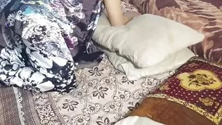 Pakistani Wife Pussy Fucked in Missionary