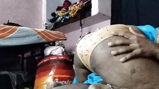 Desi Bhabhi Ko AkeLi Ghar Me BuLakar Master Chudae Kiya