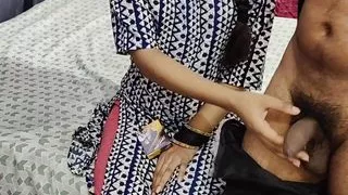 When the brother-in-law brought a condom for his younger sister-in-law, white water came out of the sister-in-law's burr.