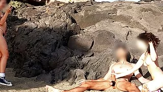 BEACH ADVENTURE: blowjob and cumshot with a sexy girl when her friend film us