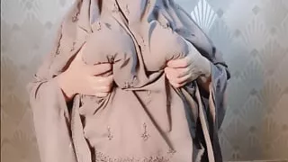 Horny pathan girl with big ass.pushing a cucumber inside her ass and pussy