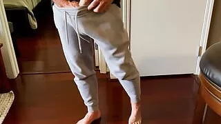 Sexy Bare Feet and a Beautiful Dick