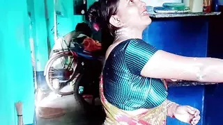 Indian roommate me hard in missionary then pull my hair while