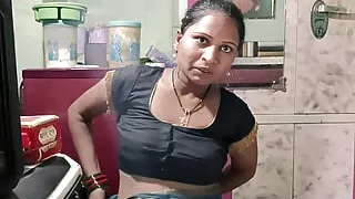 Desi Amma Ki Saree Utar Kar Nangha Kiya