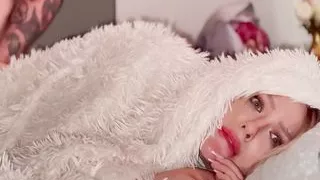 Exposed her ass to her lover. Anal creampie