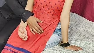 Jawan ladaki dost ko pakad ke pel diya