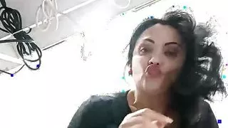 I Show My Pussy in the Shop