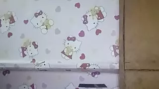 The Beautiful Queen Who Masturbates Without a Partner