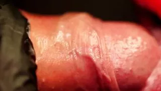 My stepsister fills my cock with cream and sucks it until the cum comes out.