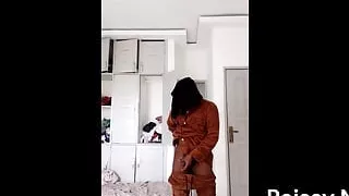 look at how I masturbate to relieve my loneliness.