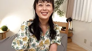 H077G04 Climax SEX that explodes the joy of a woman on the phallus for the first time in 20 years and writhes!