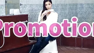 Skinny jeans, the temptation of a long-legged woman, you must not miss this radical and erotic video