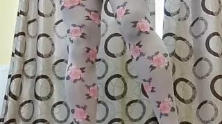 White flower paternned pantyhose