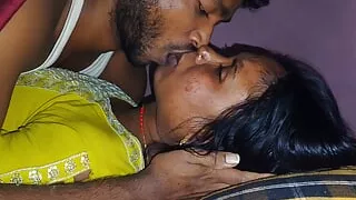 Desi Hot Wife Ki Chut Marli Raat Mein Bohat Maza Aaya