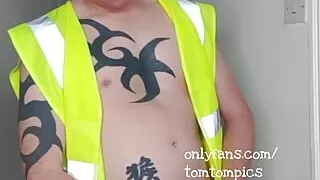 Hi viz ginger tradie wanks and cums