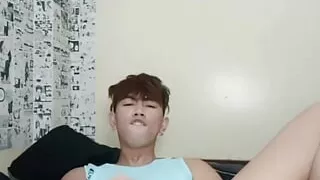 Asia Teen Guy finger his nice ass and eat his own cum