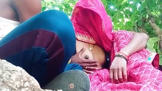 The rickshaw driver's wife took me to the forest today and gave her a lot of pleasure - Indian Bhabhi Sex Movies In Hindi