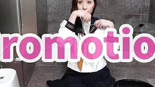 Underwater, moaning and orgasm in cosplay