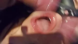 I suck two office colleagues' cocks, they put their hands in my ass and give me a double penetration