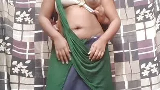 Hot Naukaraanee Velakaari sex with house owner