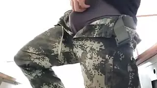 Chinese handsome guys show the temptation of uniforms and move the dicks.