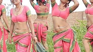 Hot KAAMVALI bhabhi ki chudai beautiful chut with saree removing