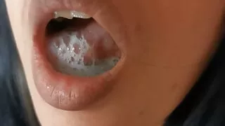 A stranger recognizes me in the street and asks me to empty his big balls (+18)