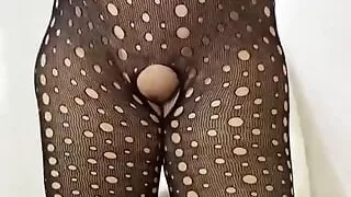 PAWG MILF in Tights Shaking Her Juicy Ass. She Warms up to Squirt 3