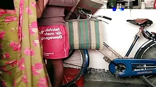 When the village bhabi was alone in the house, the neighbor brother-in-law the hot chute.