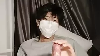 Li Dong of Nanjing University played with big dicks in his dorm room and ejaculated semen.