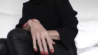 Lady Victoria Valente - Christmas Red Fingernails
