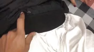 Soi hui sauteli ka pant khol diya