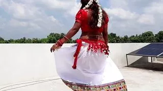 My stepsister finally agreed to show saree navel