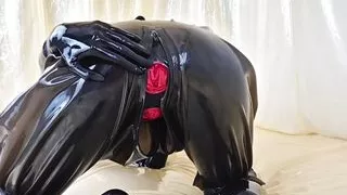 OnlyFans teaser - Latex layering is awesome!