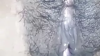 Bhabhi ji ne chut mein unli karde hue pani nikal diya